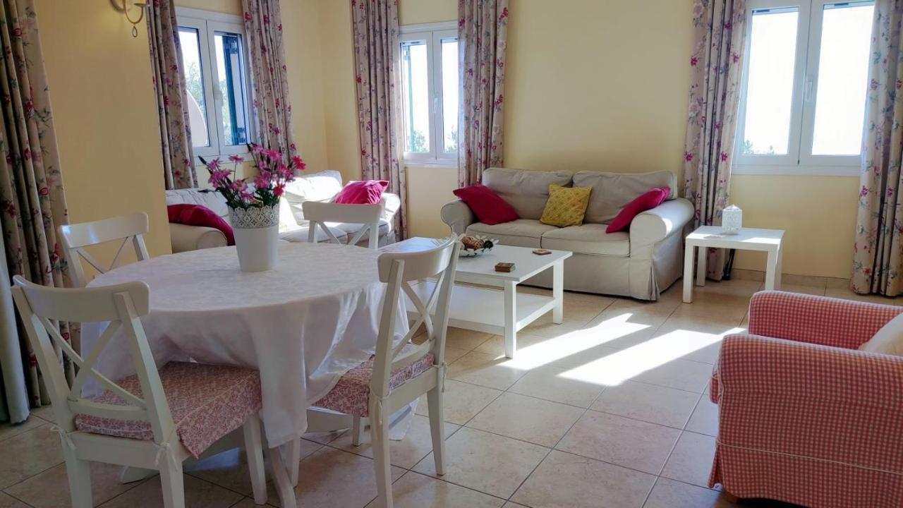 Nikolas House Gimari Екстериор снимка