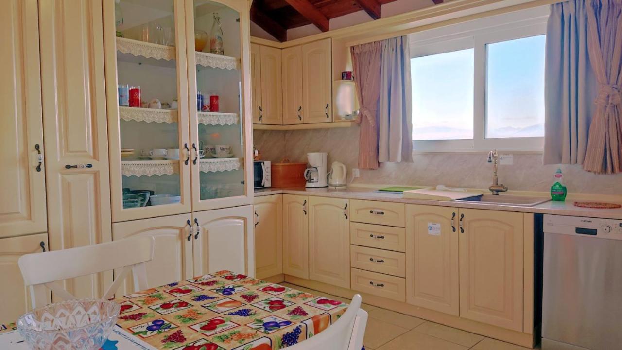 Nikolas House Gimari Екстериор снимка