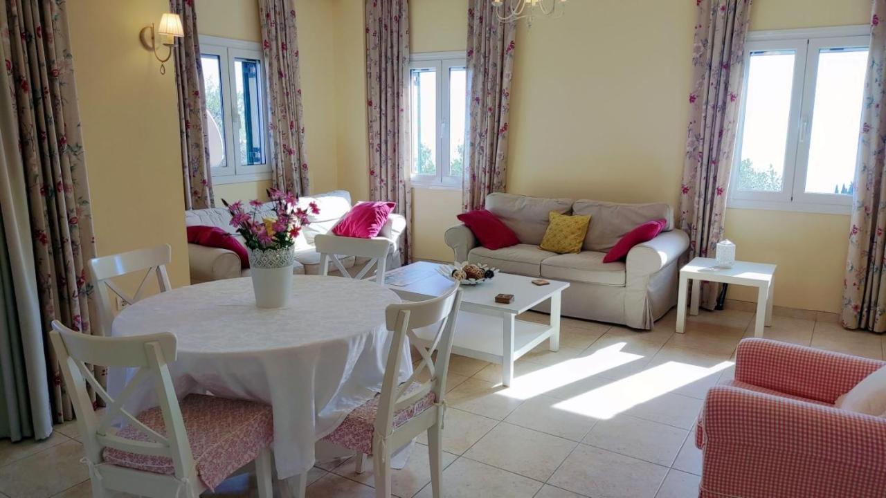 Nikolas House Gimari Екстериор снимка